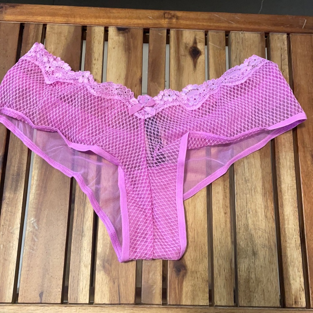 VS Victoria’s Secret pink lace cheeky panty size small NWT new with tags